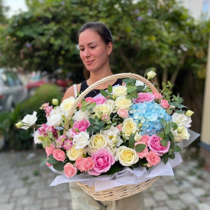 Цветочная корзина №2 в Симферополи