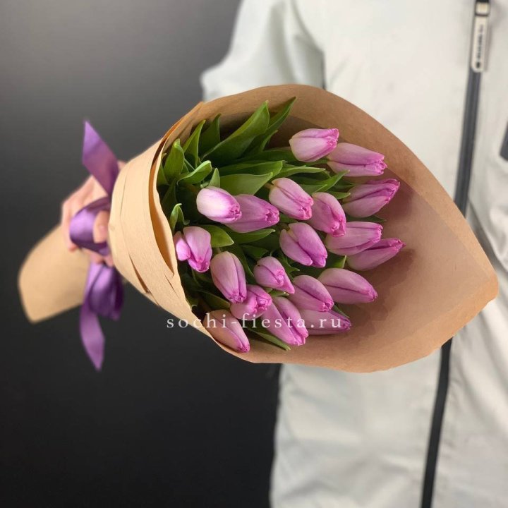 19 розовых  тюльпанов в Симферополи