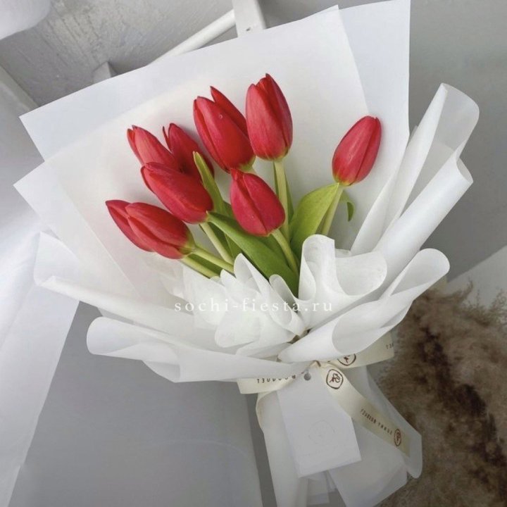 Букет красных тюльпанов в Симферополи