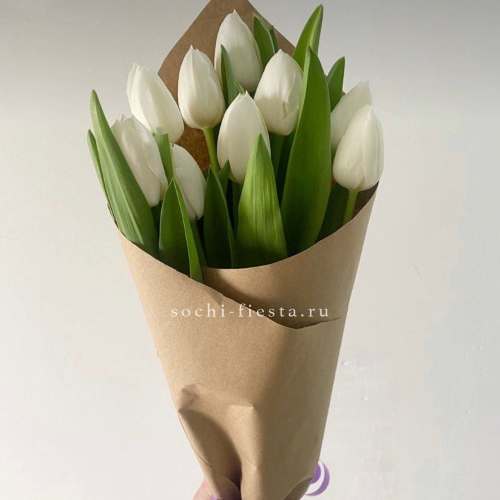 Букет белых тюльпанов в Симферополи