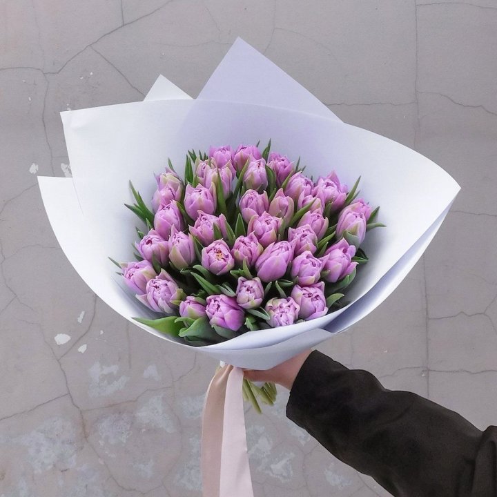 35 сиреневых тюльпанов в Симферополи