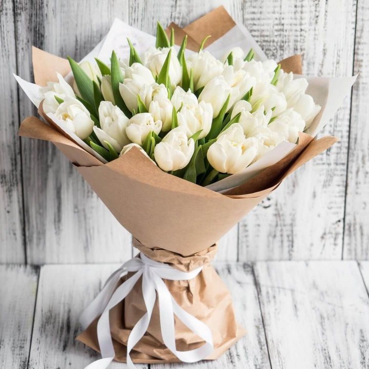 25 белых тюльпанов в Симферополи