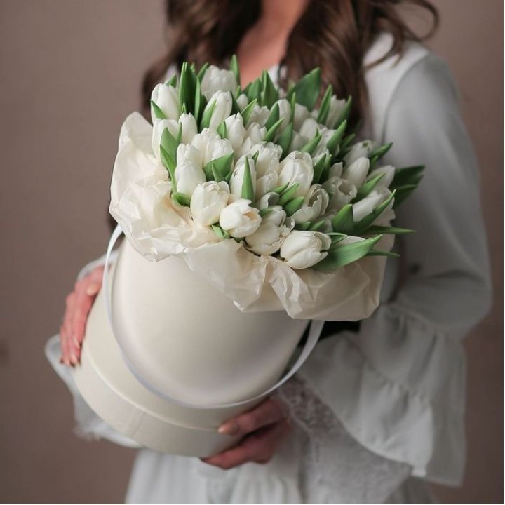 Тюльпаны в цилиндре  в Симферополи